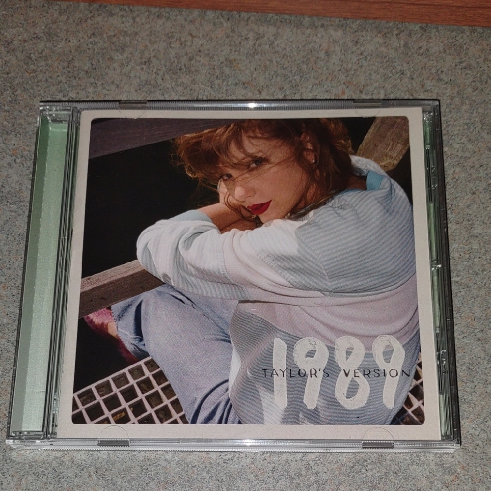 ☃️ Taylor Swift 1989 CD